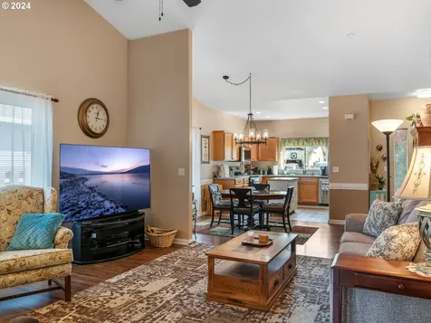 651 Eric Drive Molalla OR 97038
