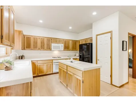 9127 Ne 16th Court Portland OR 97211