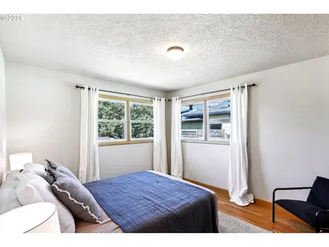 1860 SE 104th Avenue Portland OR 97216