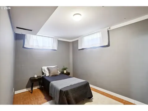 1860 SE 104th Avenue Portland OR 97216