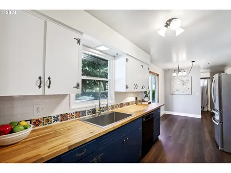1860 SE 104th Avenue Portland OR 97216