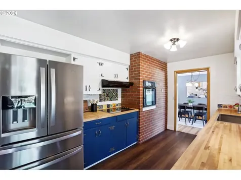 1860 SE 104th Avenue Portland OR 97216