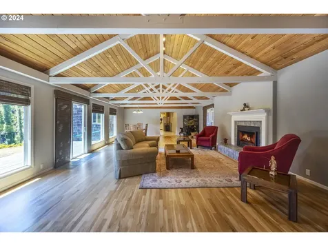 1756 NE Yaquina Heights Drive Newport OR 97365