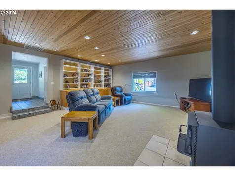1756 NE Yaquina Heights Drive Newport OR 97365