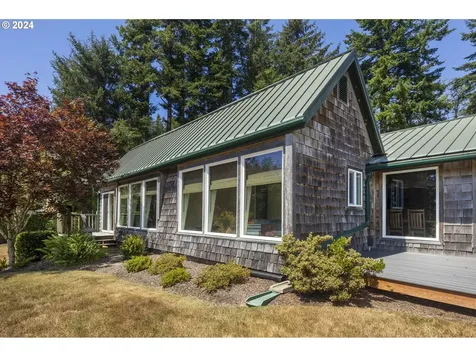1756 NE Yaquina Heights Drive Newport OR 97365