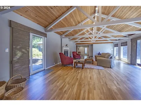 1756 NE Yaquina Heights Drive Newport OR 97365