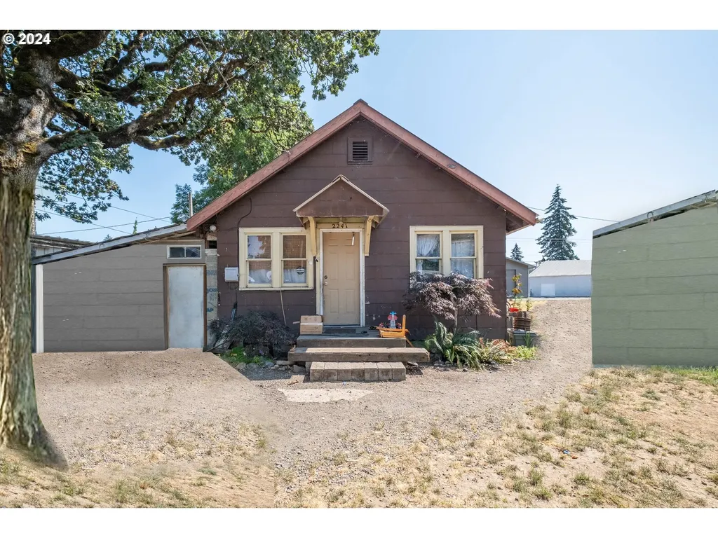 2241 Nandina Street Sweet Home OR 97386