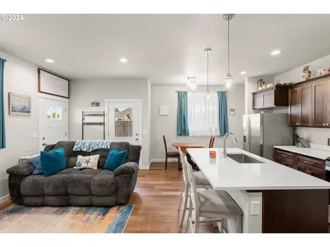 1776 SE Jonathan Avenue Dallas OR 97338
