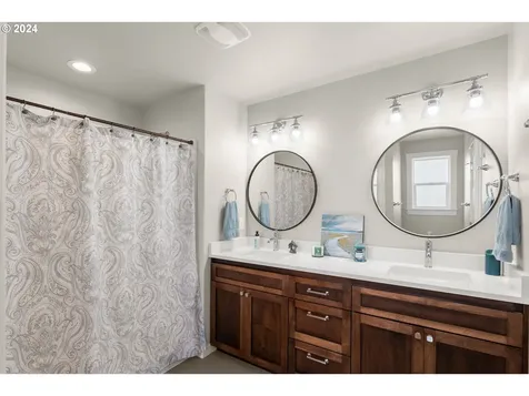 1776 SE Jonathan Avenue Dallas OR 97338