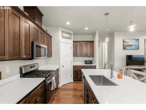 1776 SE Jonathan Avenue Dallas OR 97338