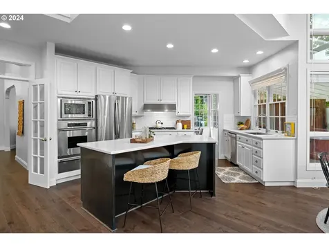 5831 Suncreek Drive Lake Oswego OR 97035