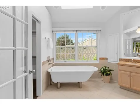 5831 Suncreek Drive Lake Oswego OR 97035