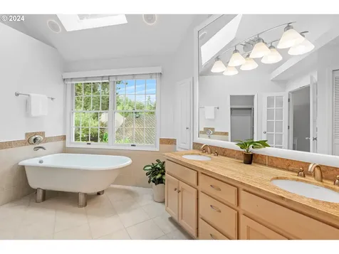5831 Suncreek Drive Lake Oswego OR 97035