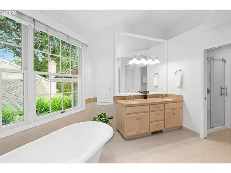 5831 Suncreek Drive Lake Oswego OR 97035
