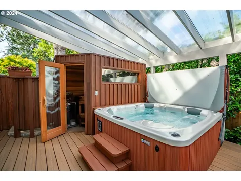 5831 Suncreek Drive Lake Oswego OR 97035