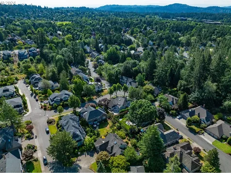 5831 Suncreek Drive Lake Oswego OR 97035