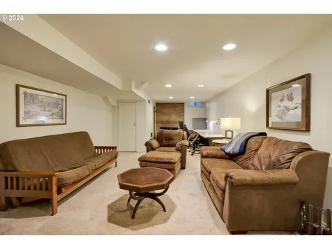 1698 Ne 137th Avenue Portland OR 97230