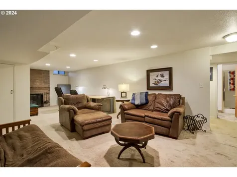 1698 Ne 137th Avenue Portland OR 97230