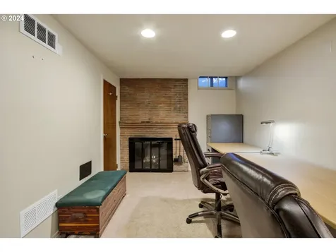 1698 Ne 137th Avenue Portland OR 97230