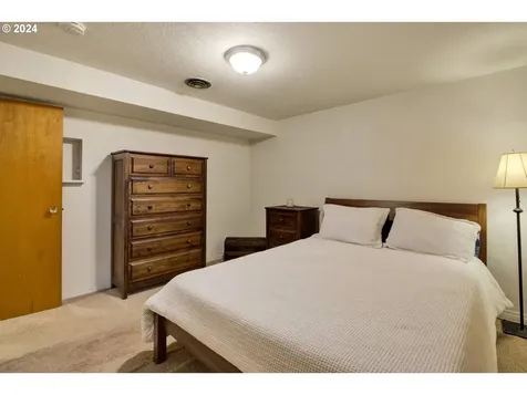 1698 Ne 137th Avenue Portland OR 97230
