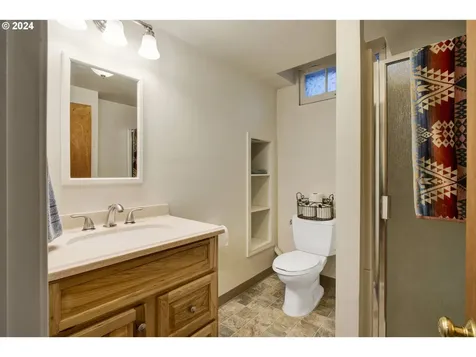 1698 Ne 137th Avenue Portland OR 97230