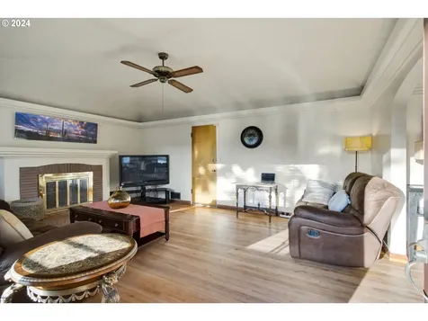 1698 Ne 137th Avenue Portland OR 97230
