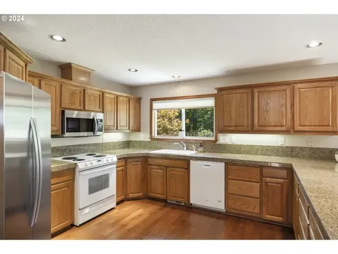 14744 Se Brackenbush Road Clackamas OR 97015