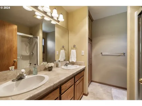 14744 Se Brackenbush Road Clackamas OR 97015