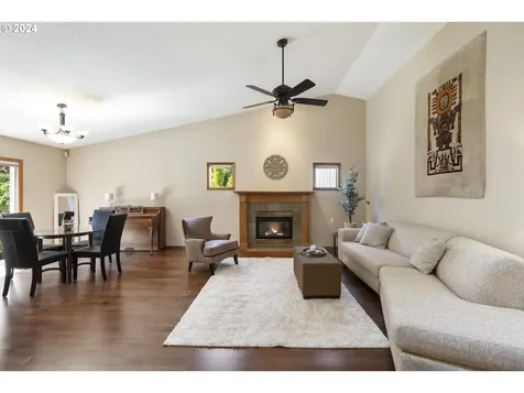 14744 Se Brackenbush Road Clackamas OR 97015