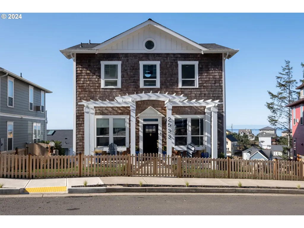 2533 Sw Coral Avenue Lincoln City OR 97367