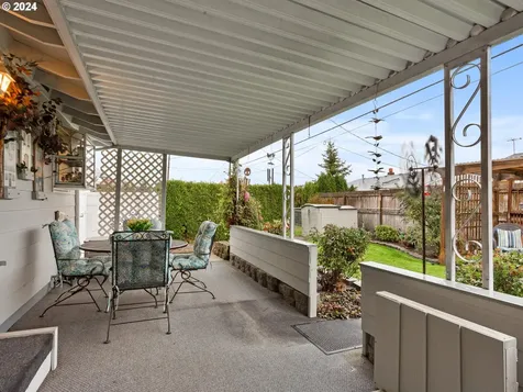 1474 Country Club Circle Woodburn OR 97071
