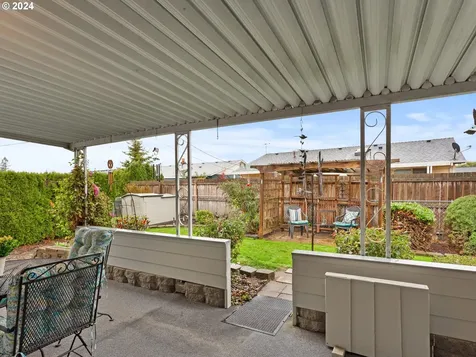 1474 Country Club Circle Woodburn OR 97071