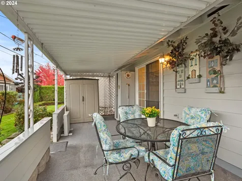 1474 Country Club Circle Woodburn OR 97071