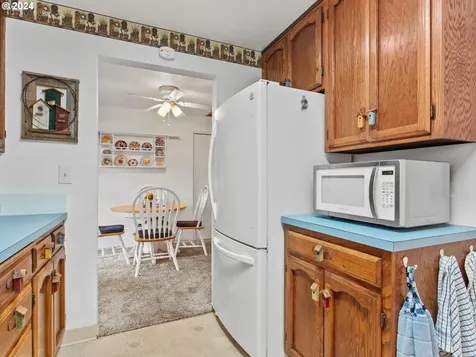 1474 Country Club Circle Woodburn OR 97071