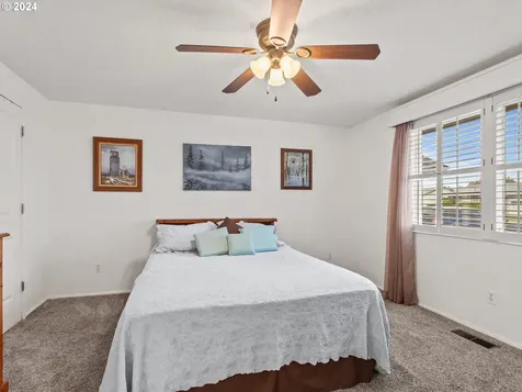 1474 Country Club Circle Woodburn OR 97071