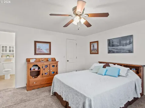 1474 Country Club Circle Woodburn OR 97071