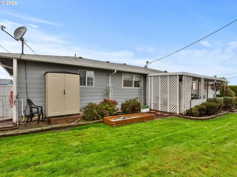 1474 Country Club Circle Woodburn OR 97071