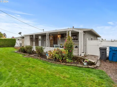 1474 Country Club Circle Woodburn OR 97071