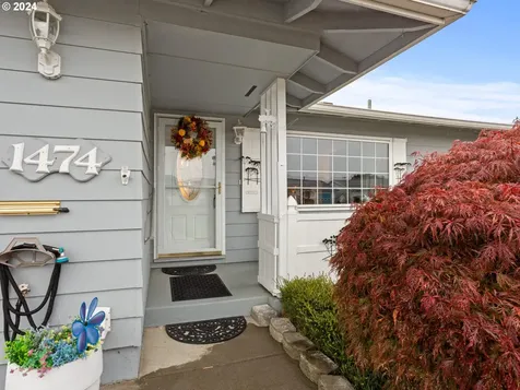 1474 Country Club Circle Woodburn OR 97071
