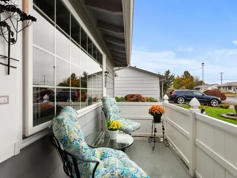 1474 Country Club Circle Woodburn OR 97071