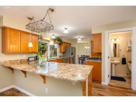 4548 Glacier Street Springfield OR 97478