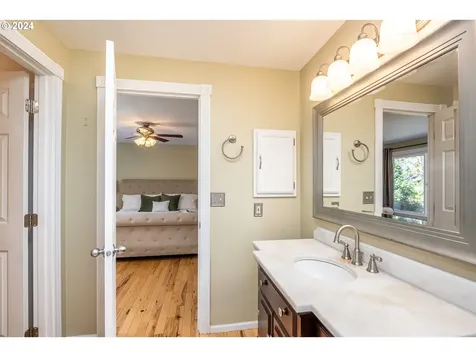 4548 Glacier Street Springfield OR 97478