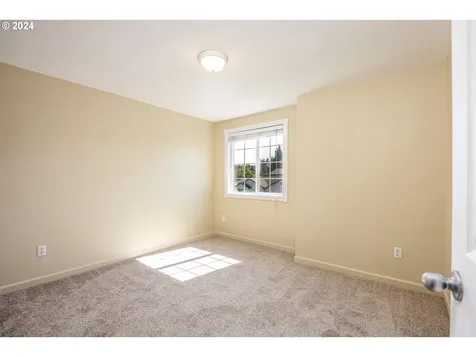 4548 Glacier Street Springfield OR 97478