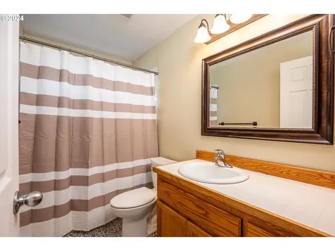 4548 Glacier Street Springfield OR 97478