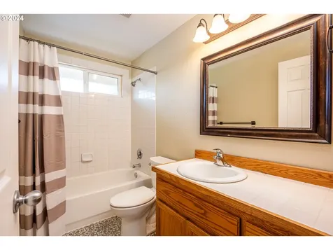 4548 Glacier Street Springfield OR 97478