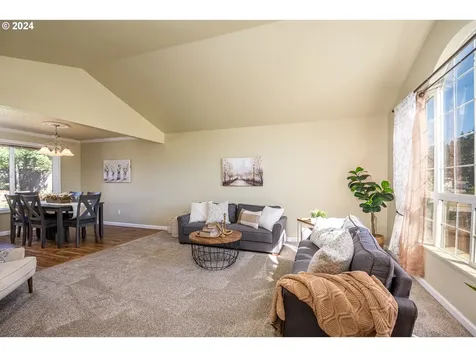 4548 Glacier Street Springfield OR 97478