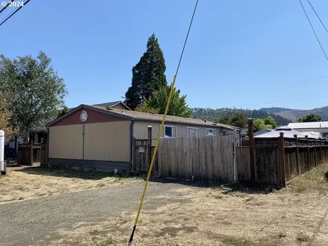 542 E Central Avenue Sutherlin OR 97479