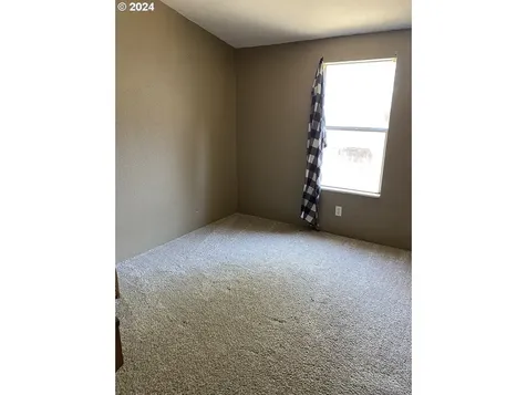 542 E Central Avenue Sutherlin OR 97479