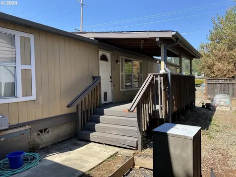 542 E Central Avenue Sutherlin OR 97479