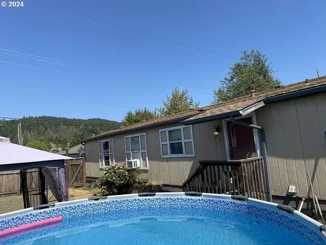 542 E Central Avenue Sutherlin OR 97479